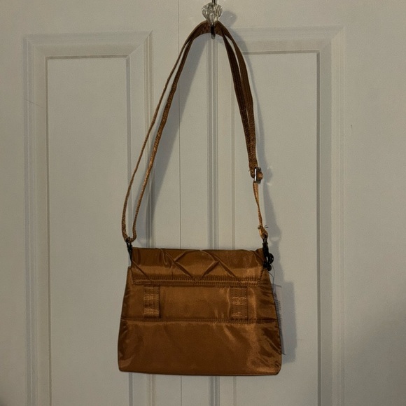 LUG - Plié Convertible Crossbody bag - Picture 3 of 11